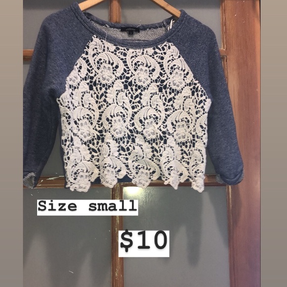 Clothing - Picture 15 of 16